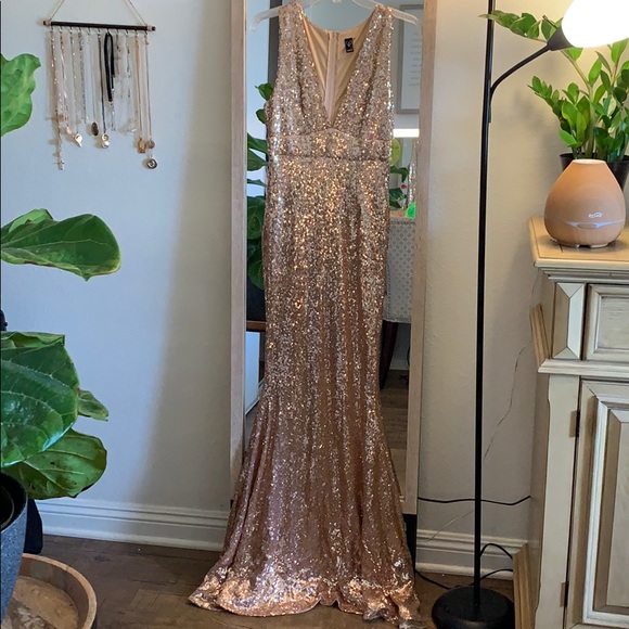 Dress - Picture 1 of 6